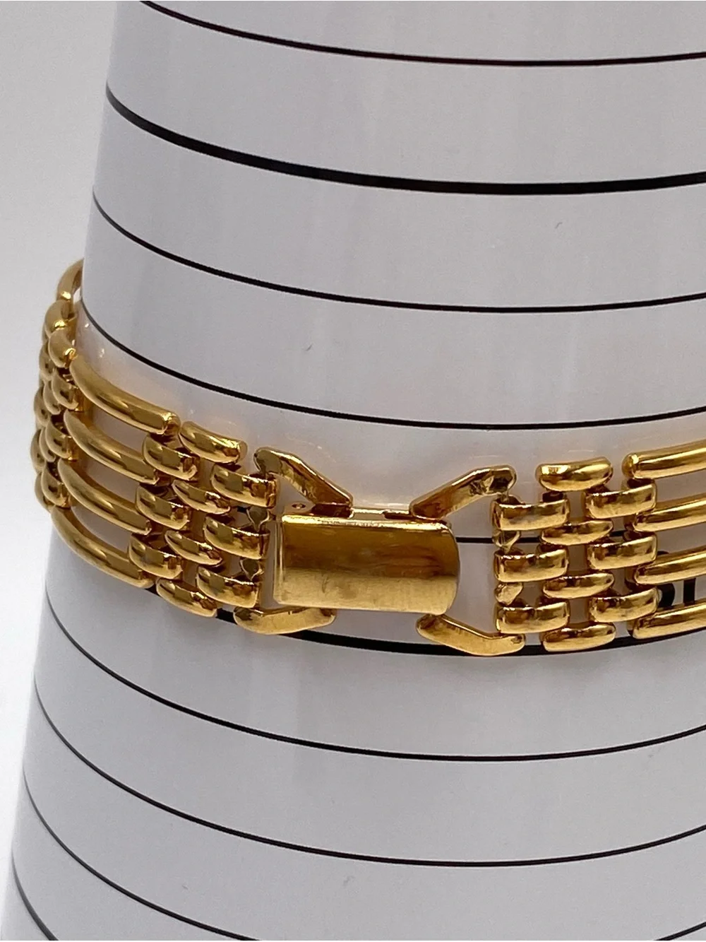 Vintage Napier Bracelet Linked Gold Tone Fold Over Clasp 7”